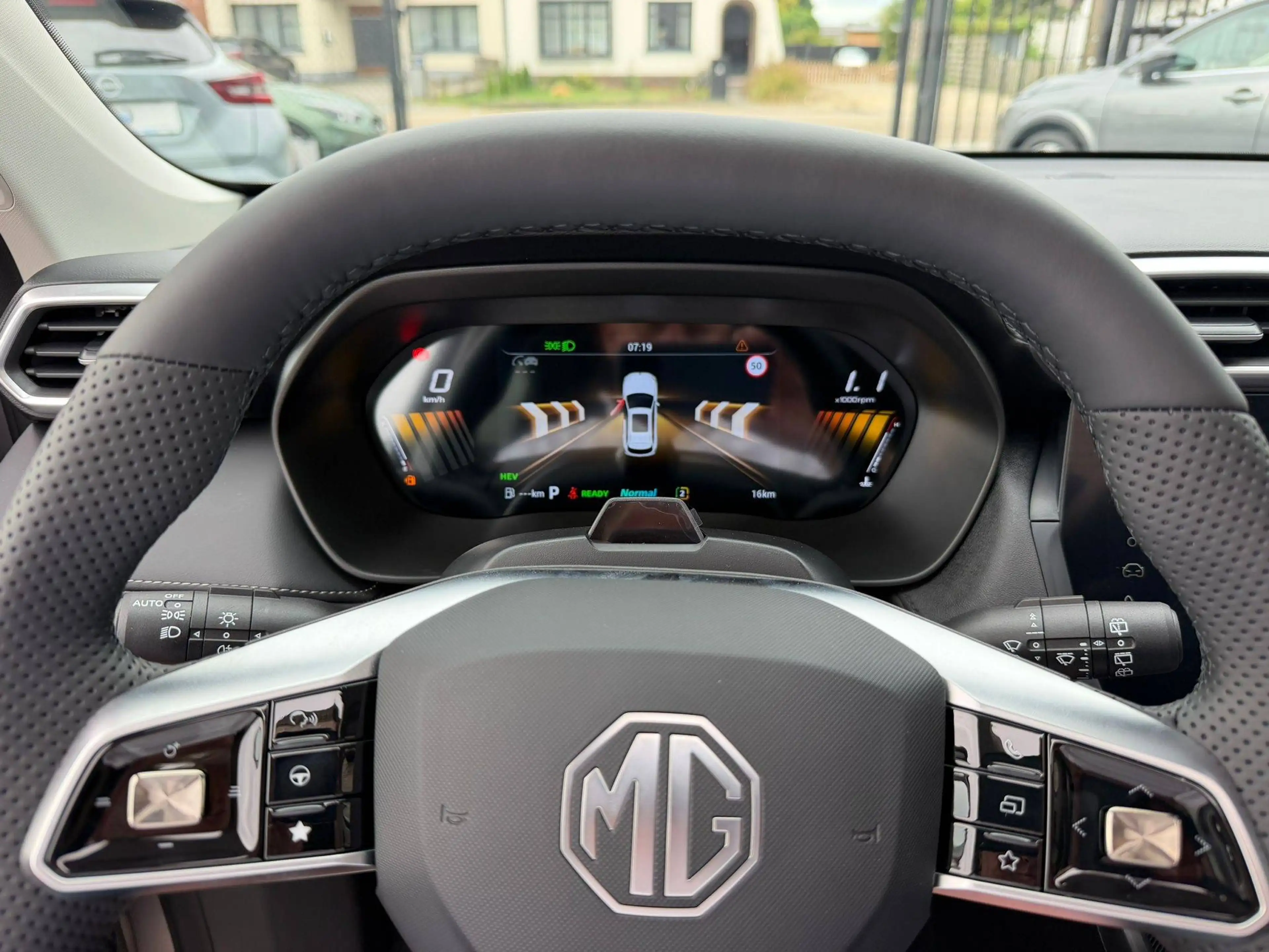 MG ZS Hybrid+ 1.5 Luxury 197PK PANO 7J/FABRIEKSWAARBORG NIEUW 0KM — photo 9