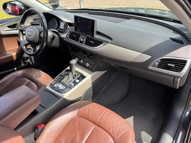 Audi A6 view 11