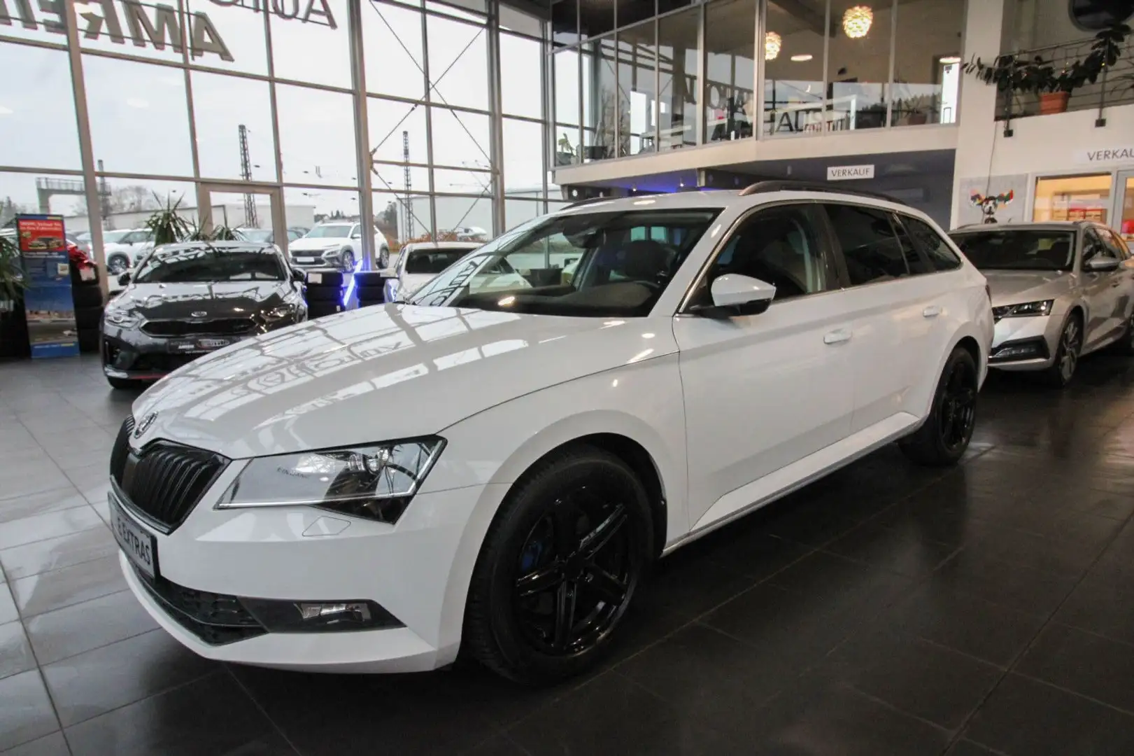 Skoda Superb Combi 2.0 TDI DSG Ambition/Bi-Xenon/ACC/ Blanc - 1