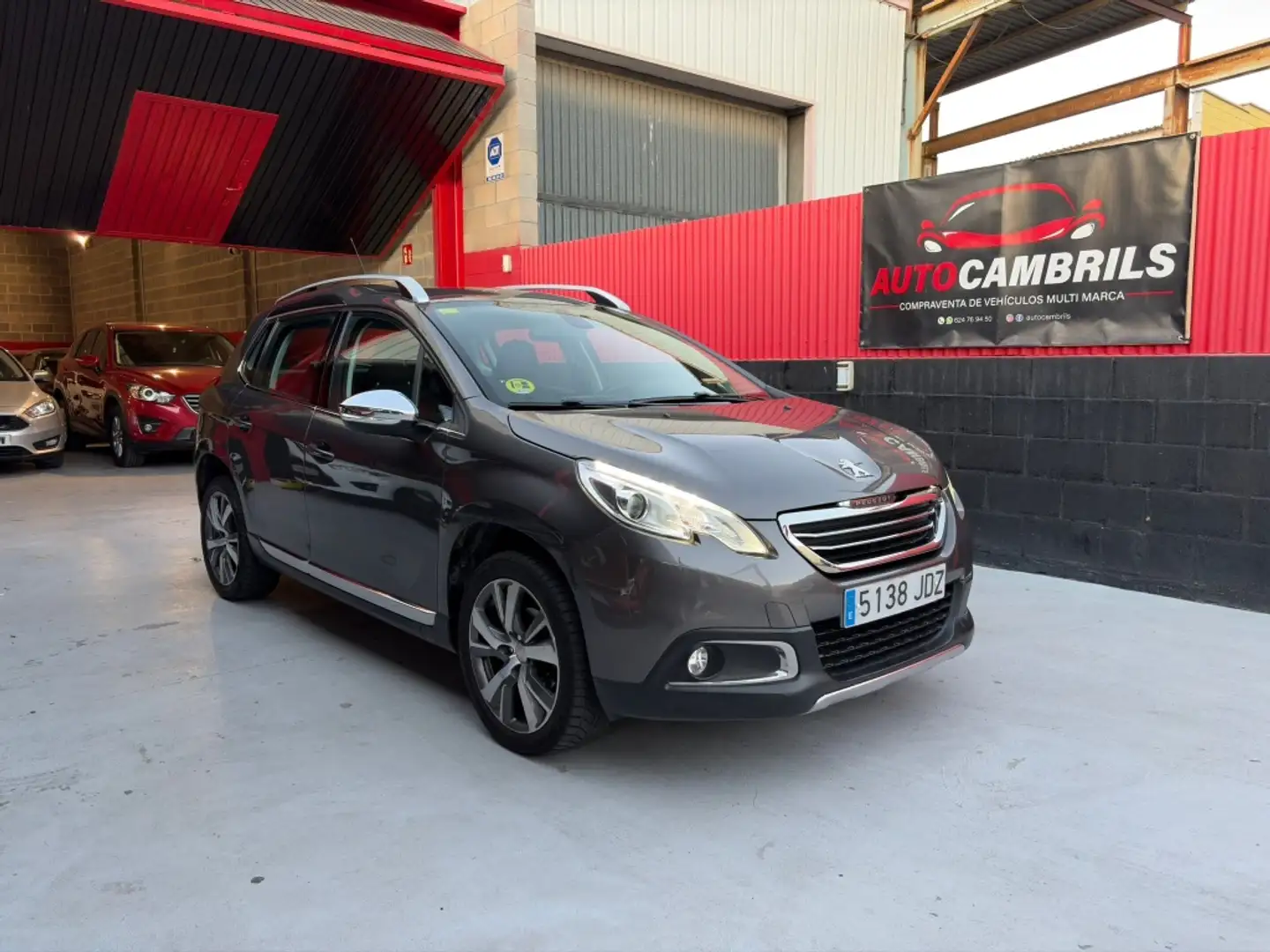 Peugeot 2008 1.6 e-HDI Allure Gris - 1