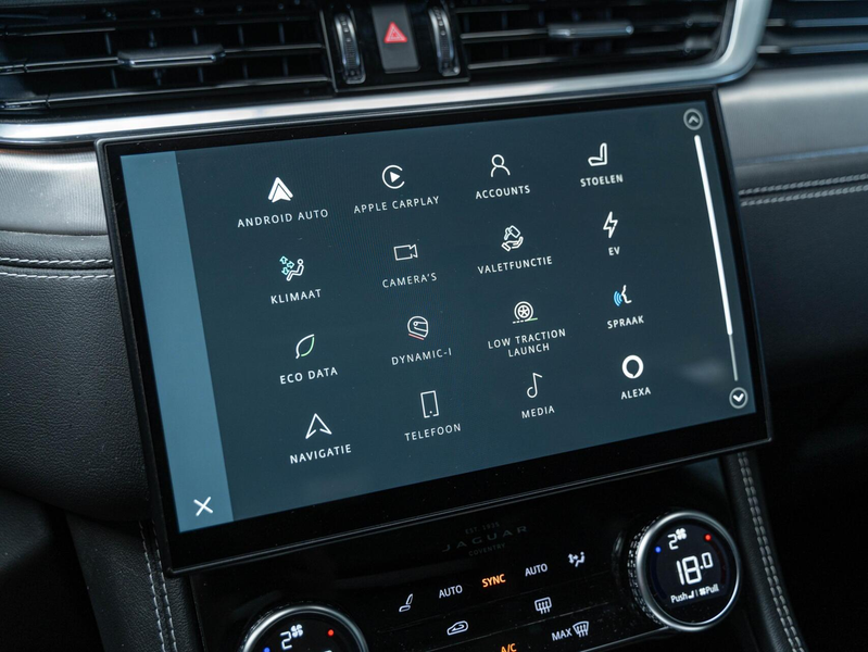 Jaguar F-Pace 2.0 P400e PHEV R-Dynamic Pano HuD 360° FULL — photo 34