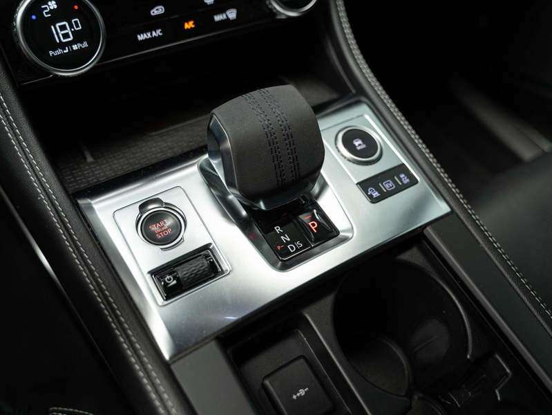 Jaguar F-Pace 2.0 P400e PHEV R-Dynamic Pano HuD 360° FULL — photo 21