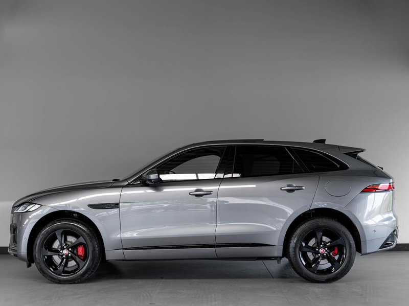 Jaguar F-Pace 2.0 P400e PHEV R-Dynamic Pano HuD 360° FULL — photo 43