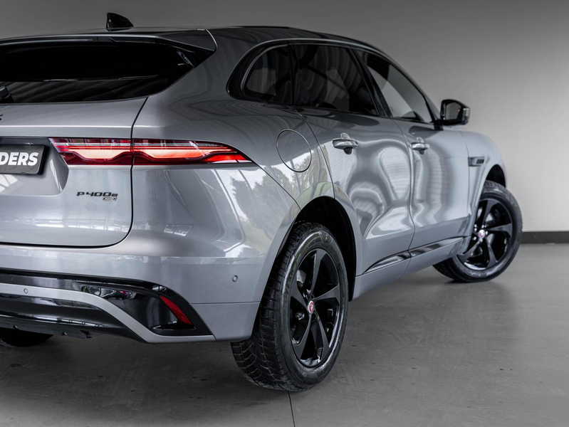 Jaguar F-Pace 2.0 P400e PHEV R-Dynamic Pano HuD 360° FULL — photo 40