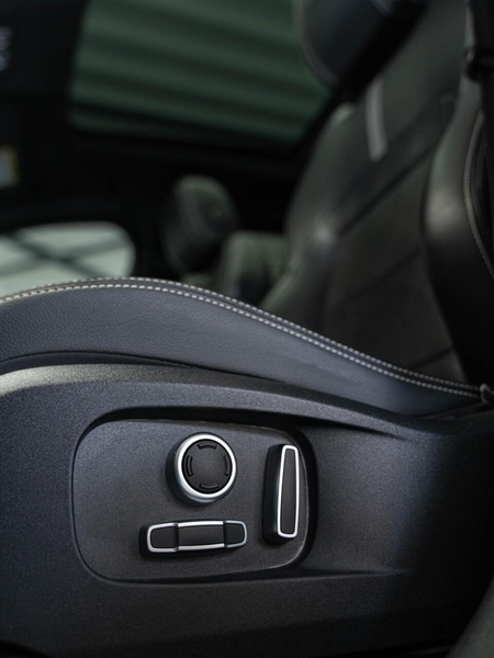 Jaguar F-Pace 2.0 P400e PHEV R-Dynamic Pano HuD 360° FULL — photo 13
