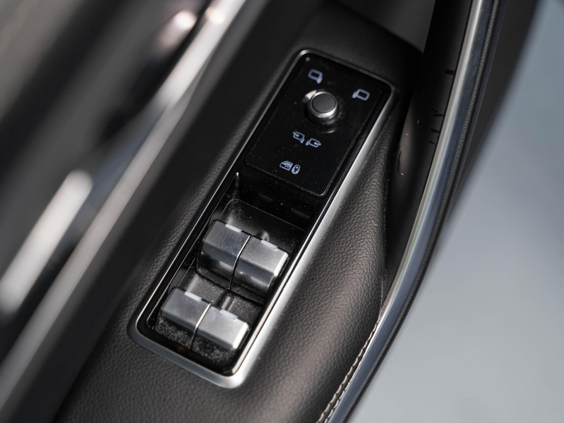 Jaguar F-Pace 2.0 P400e PHEV R-Dynamic Pano HuD 360° FULL — photo 48