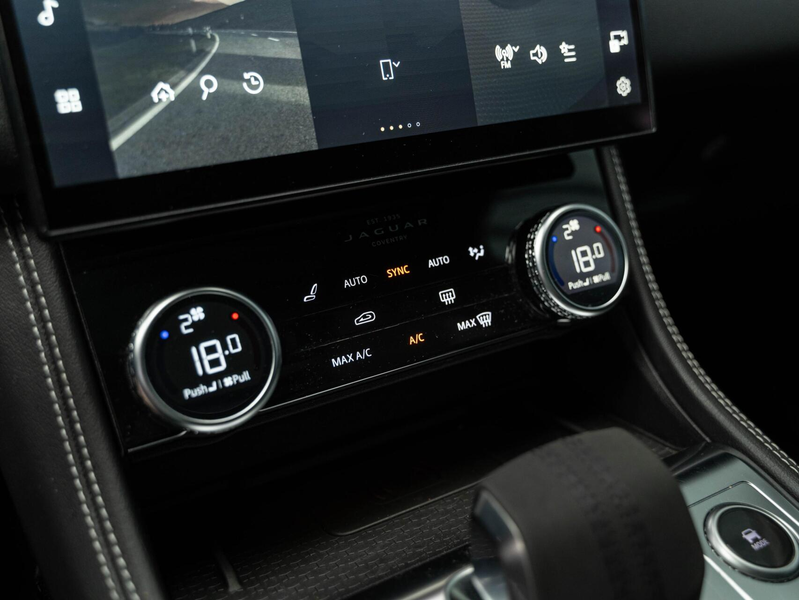 Jaguar F-Pace 2.0 P400e PHEV R-Dynamic Pano HuD 360° FULL — photo 20