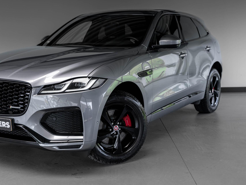 Jaguar F-Pace 2.0 P400e PHEV R-Dynamic Pano HuD 360° FULL — photo 23