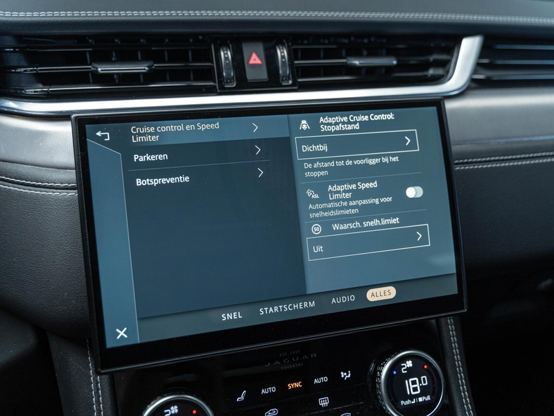 Jaguar F-Pace 2.0 P400e PHEV R-Dynamic Pano HuD 360° FULL — photo 39