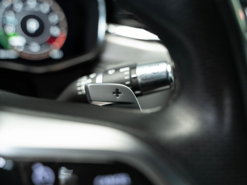 Jaguar F-Pace 2.0 P400e PHEV R-Dynamic Pano HuD 360° FULL — photo 29