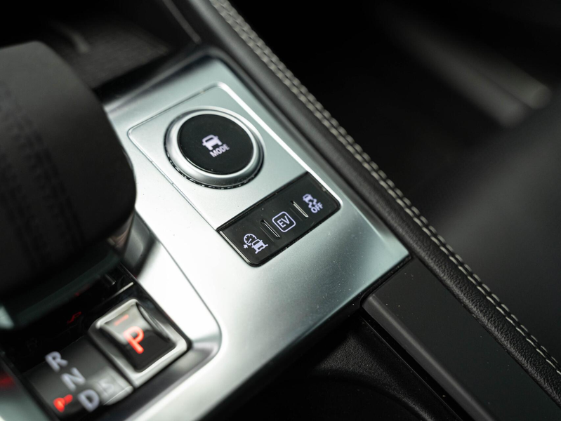 Jaguar F-Pace 2.0 P400e PHEV R-Dynamic Pano HuD 360° FULL — photo 22