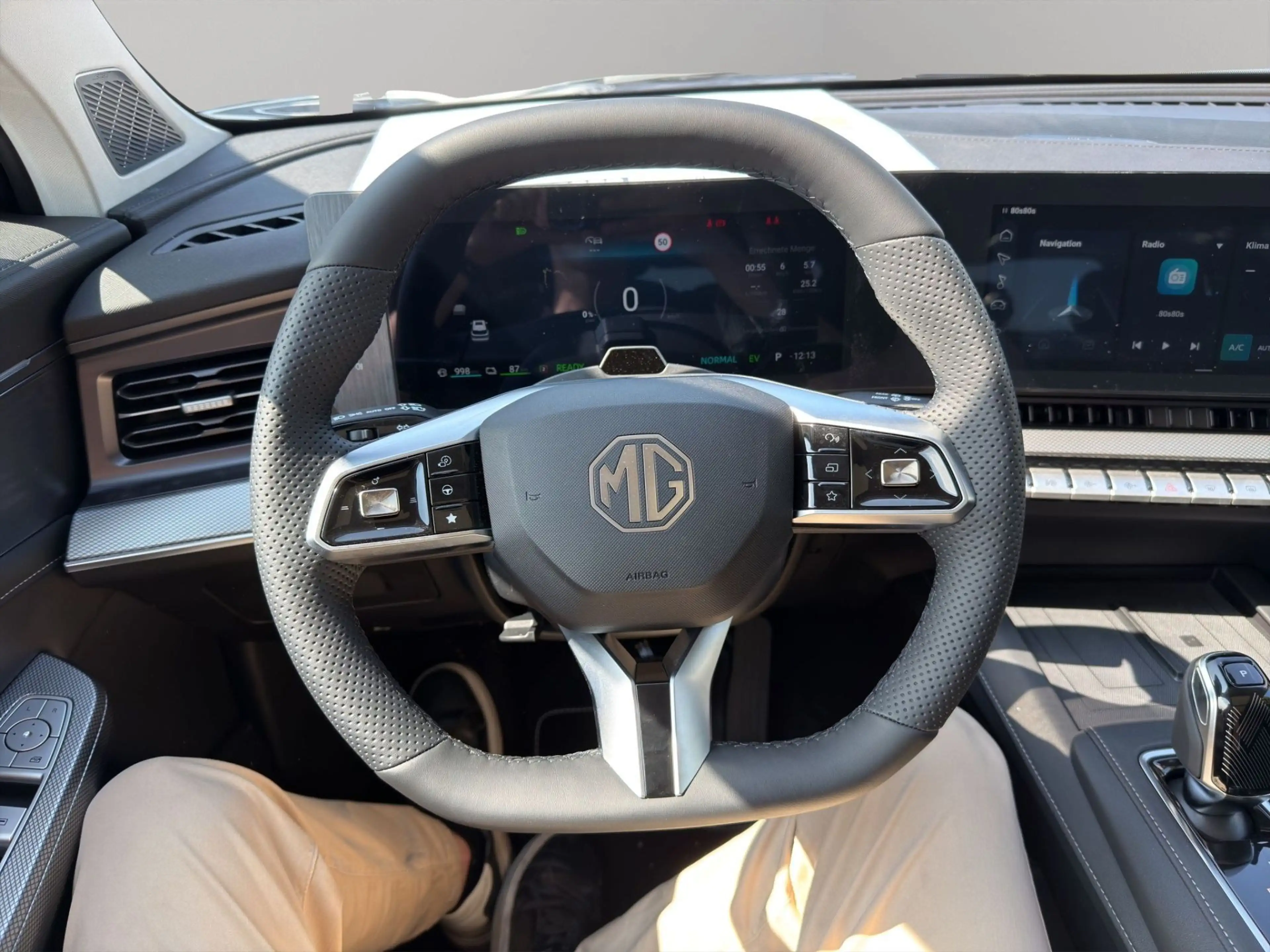 MG MGS9 Premium+BESTELLFAHRZEUG+ — photo 8