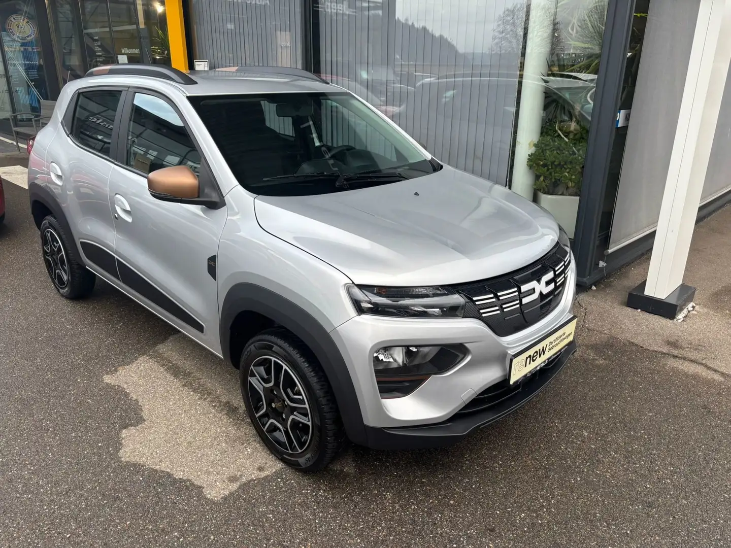 Dacia Spring Electric Extreme Grau - 1