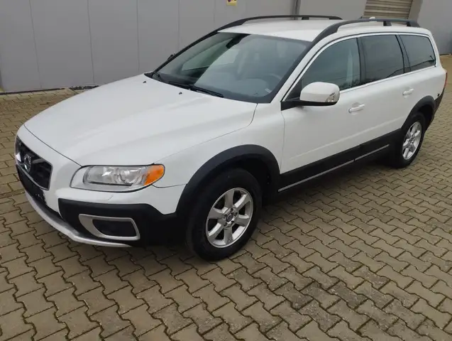 Volvo XC70 XC70 D5 AWD - TÜV+Zahnriemen+Öl neu
