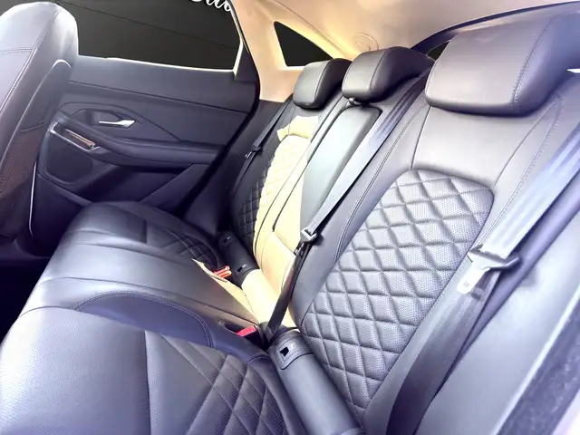 Jaguar E-Pace view 9