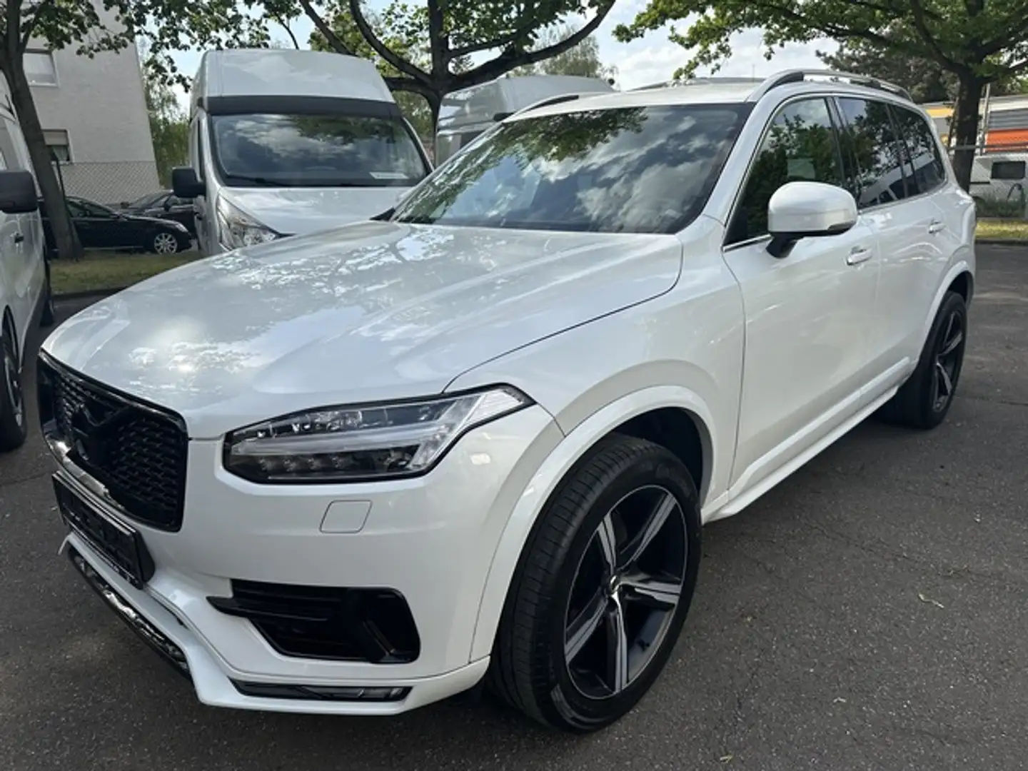 Volvo XC90 Momentum Pro AWD R-LINE Blanc - 1
