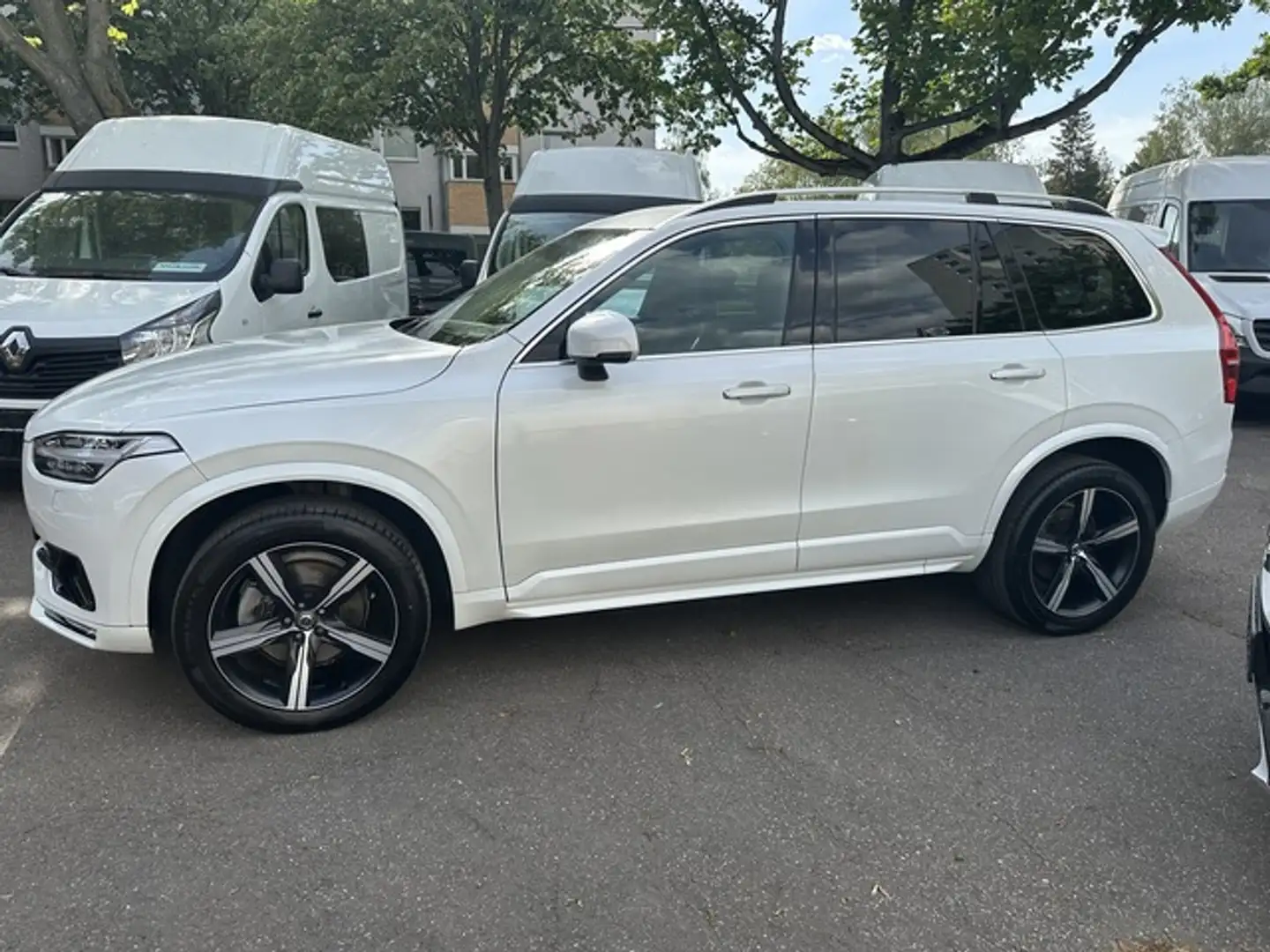 Volvo XC90 Momentum Pro AWD R-LINE Bianco - 2