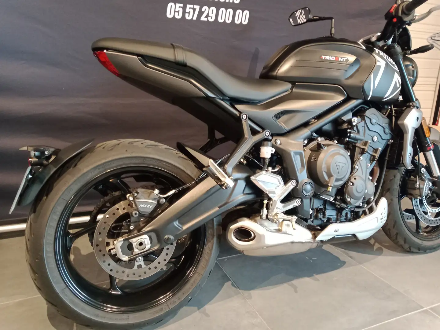 Triumph Trident 660 Noir - 2