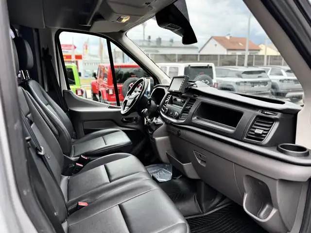 Ford Transit view 11