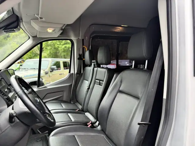 Ford Transit view 14
