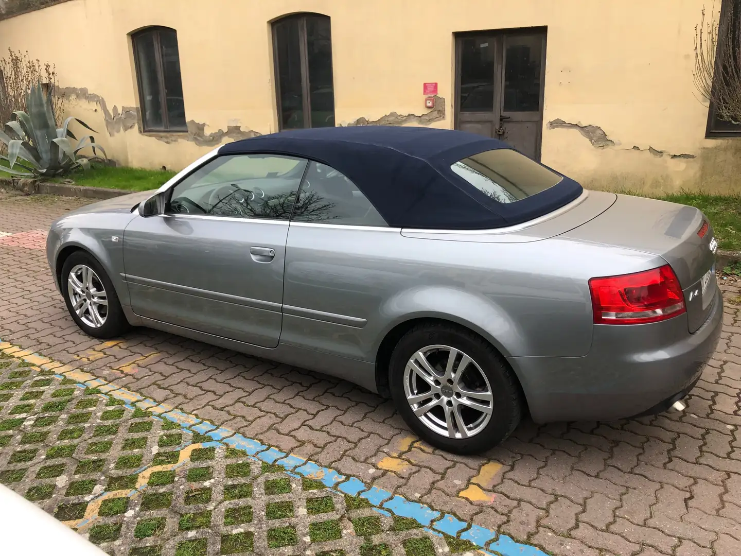 Audi A4 A4 Cabrio 2.0 tdi fap Szürke - 2