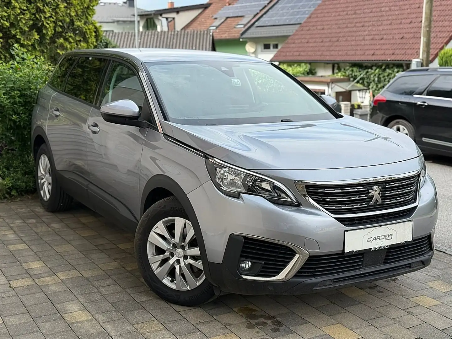 Peugeot 5008 1,5 BlueHDI 130 Aut. 7 Sitze Anmeldung Vignette... Grau - 1
