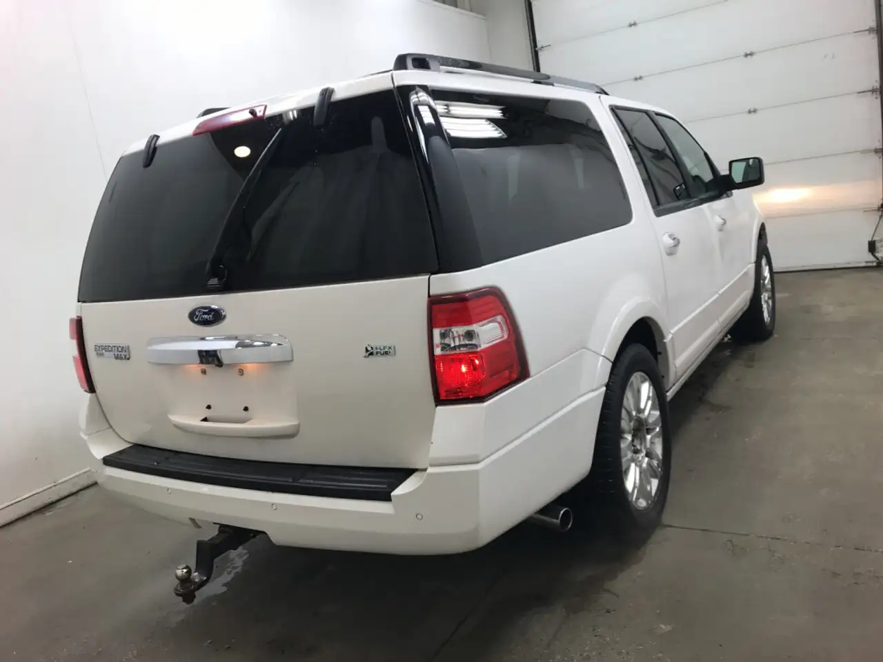 Ford Expedition снимка Ford Expedition