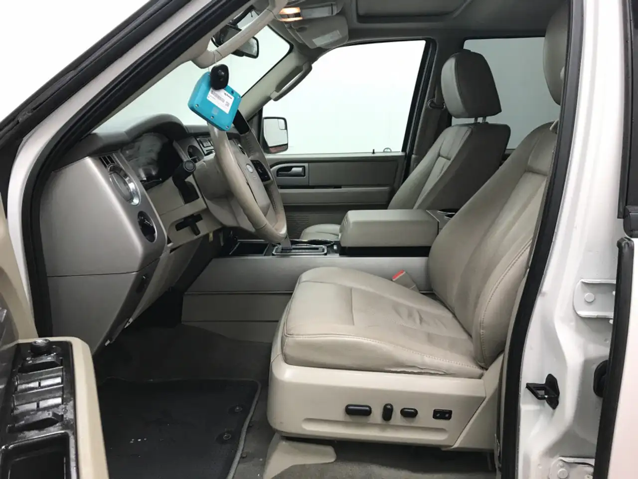 Ford Expedition снимка Ford Expedition