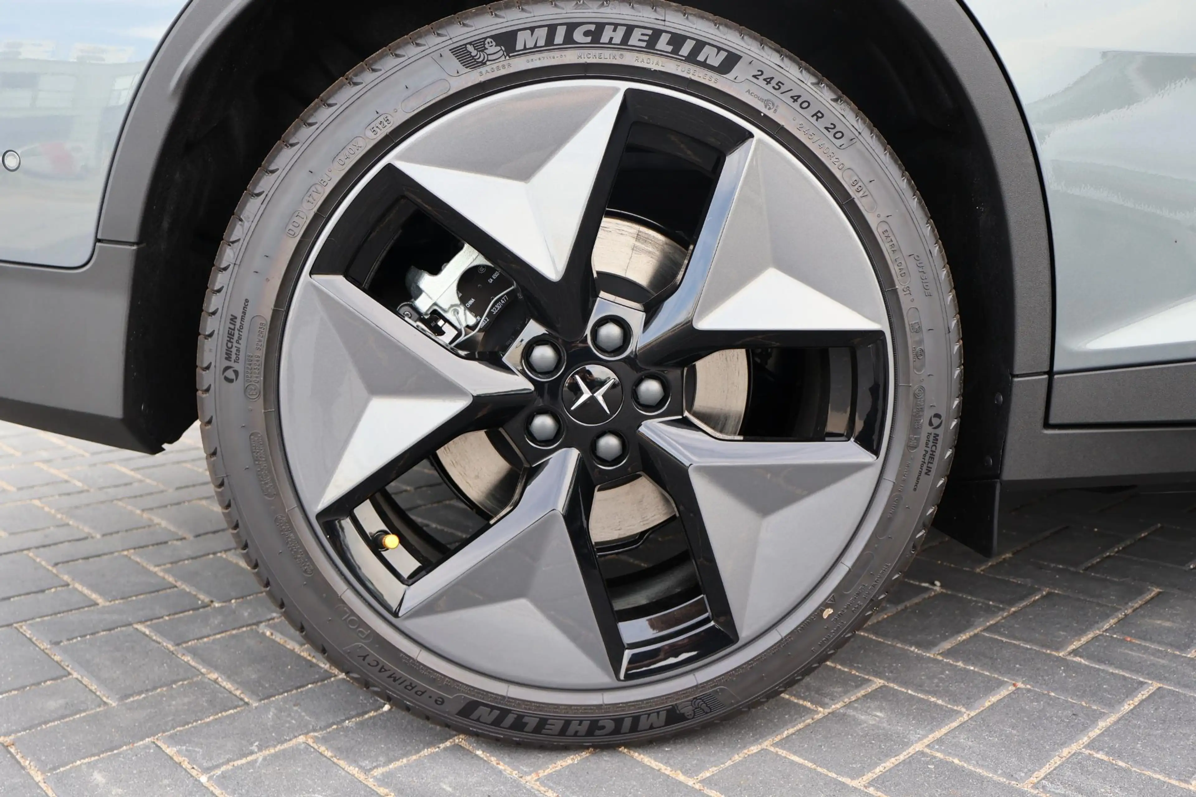Polestar 2 Long Range Single Motor Prime 82 kWh Harman/Kardon — photo 10