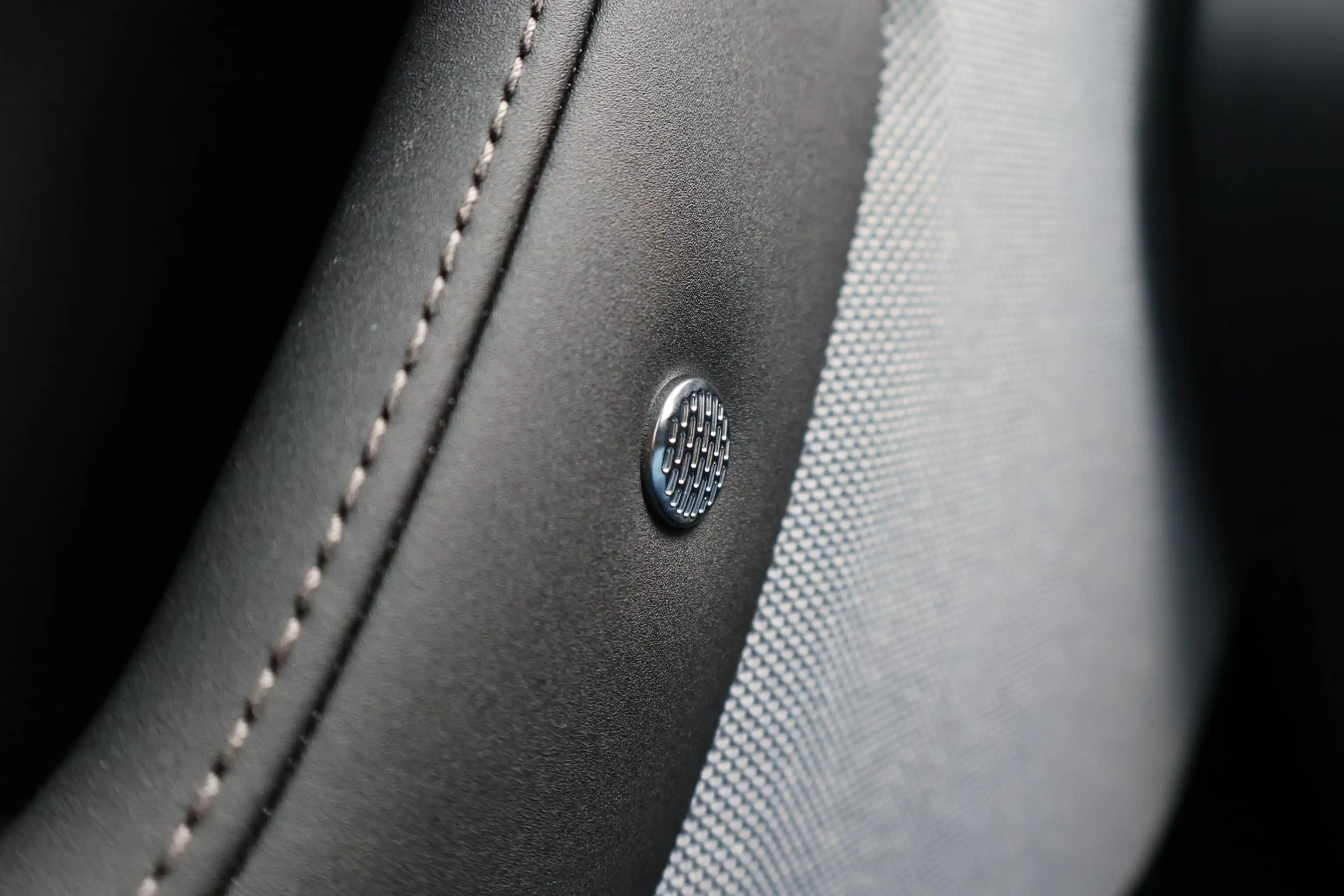 Polestar 2 Long Range Single Motor Prime 82 kWh Harman/Kardon — photo 15