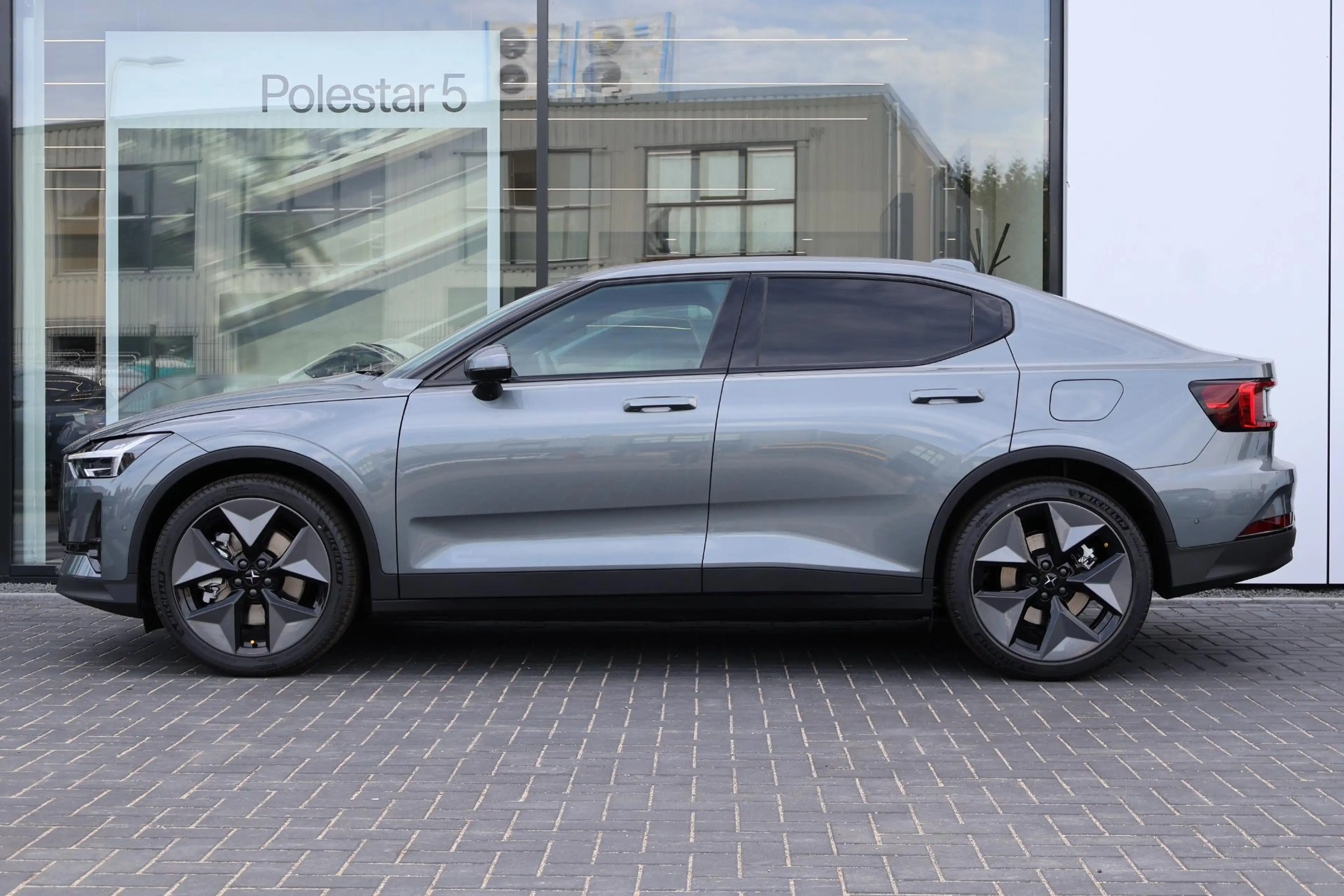 Polestar 2 Long Range Single Motor Prime 82 kWh Harman/Kardon — photo 3