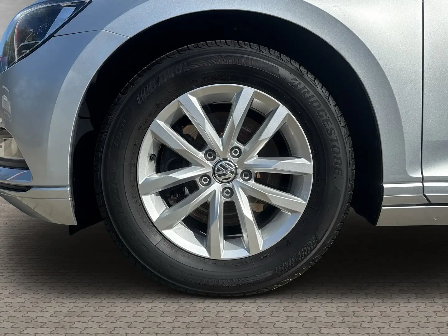 Volkswagen Passat Variant 1.4 TSI Comfortline, Navi, PDC Plateado - 2