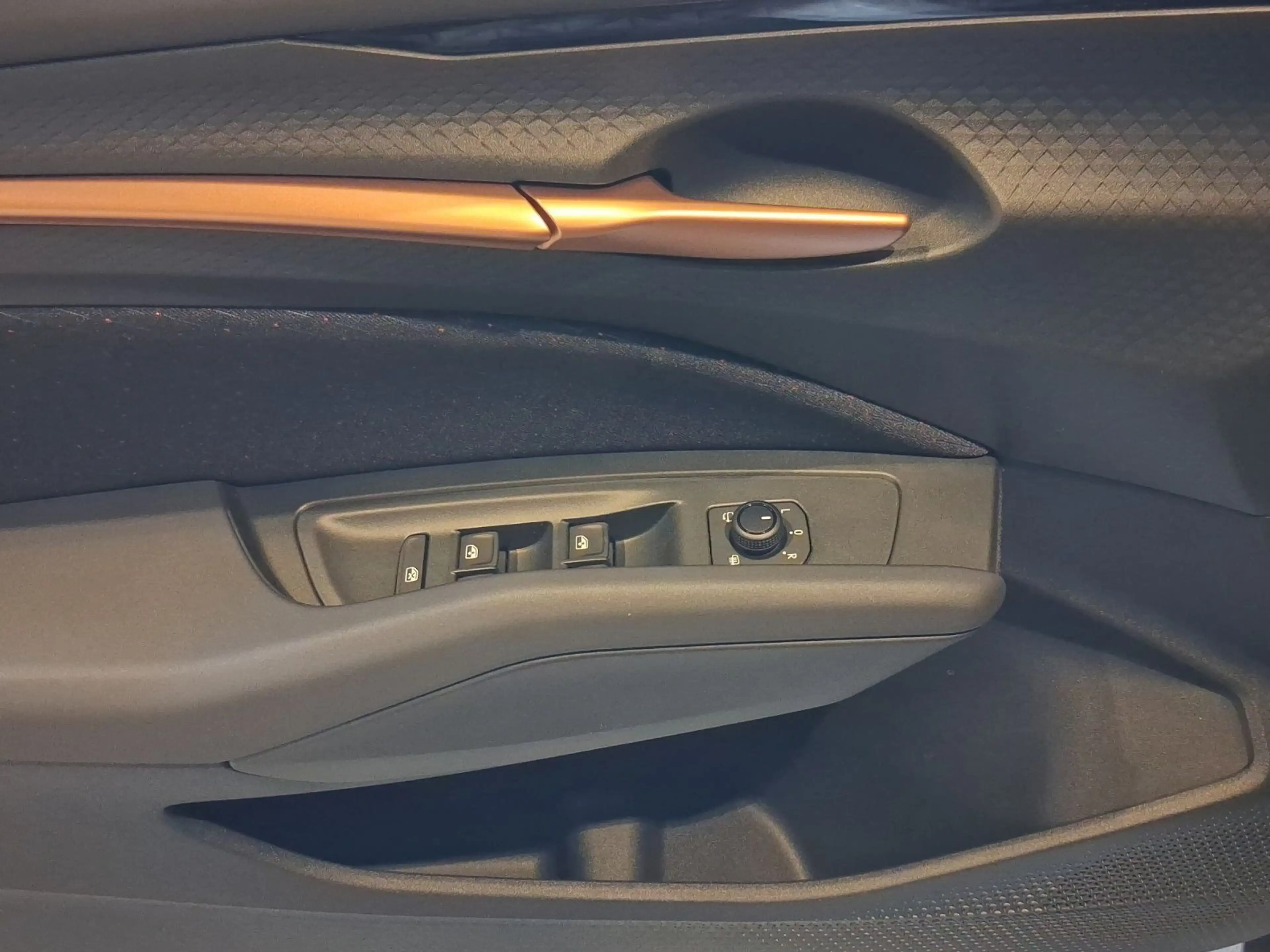 CUPRA Raval ENDURANCE REAR VIEW NAVI SITZHZ GJR CLIMA — photo 7