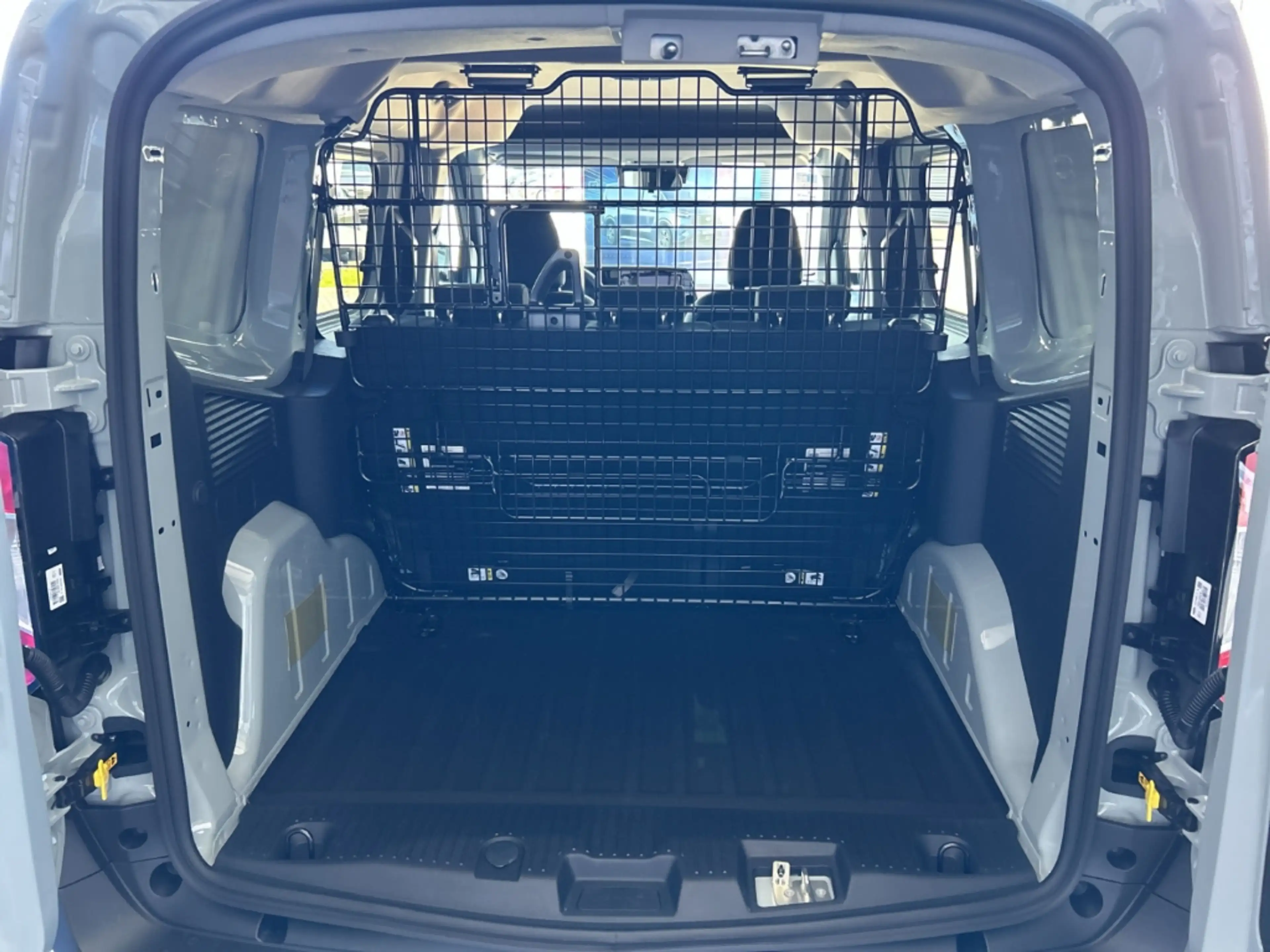 Ford Transit Courier Trend Doppelkabine Kamera PDCv+ Musikstreaming — photo 9