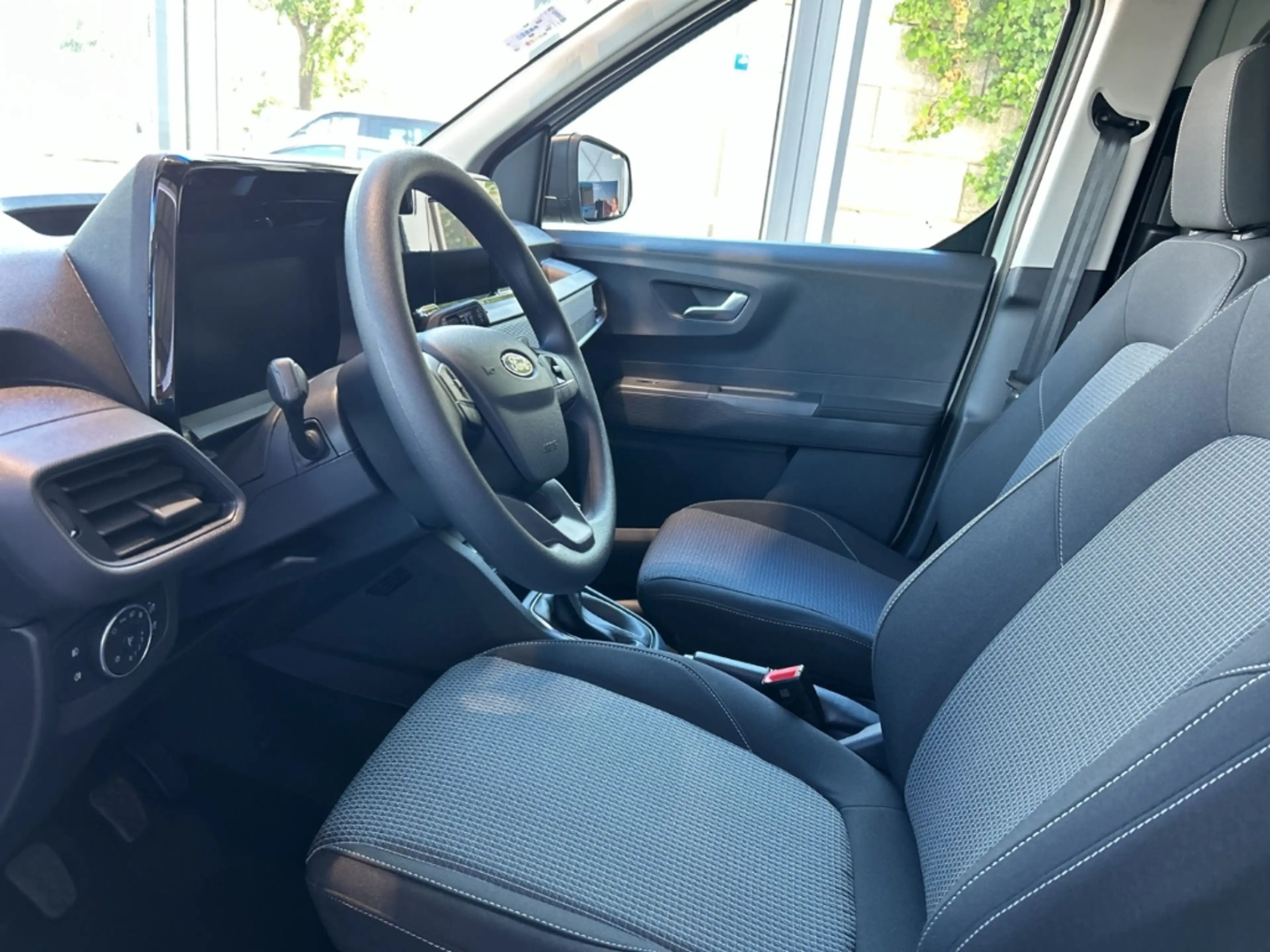 Ford Transit Courier Trend Doppelkabine Kamera PDCv+ Musikstreaming — photo 11