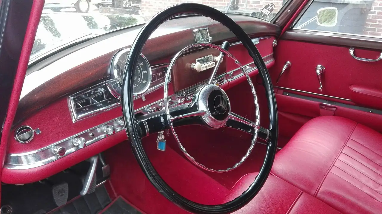 Mercedes-Benz 300 Adenauer / Ein Traum in schwarz rot, foto 3