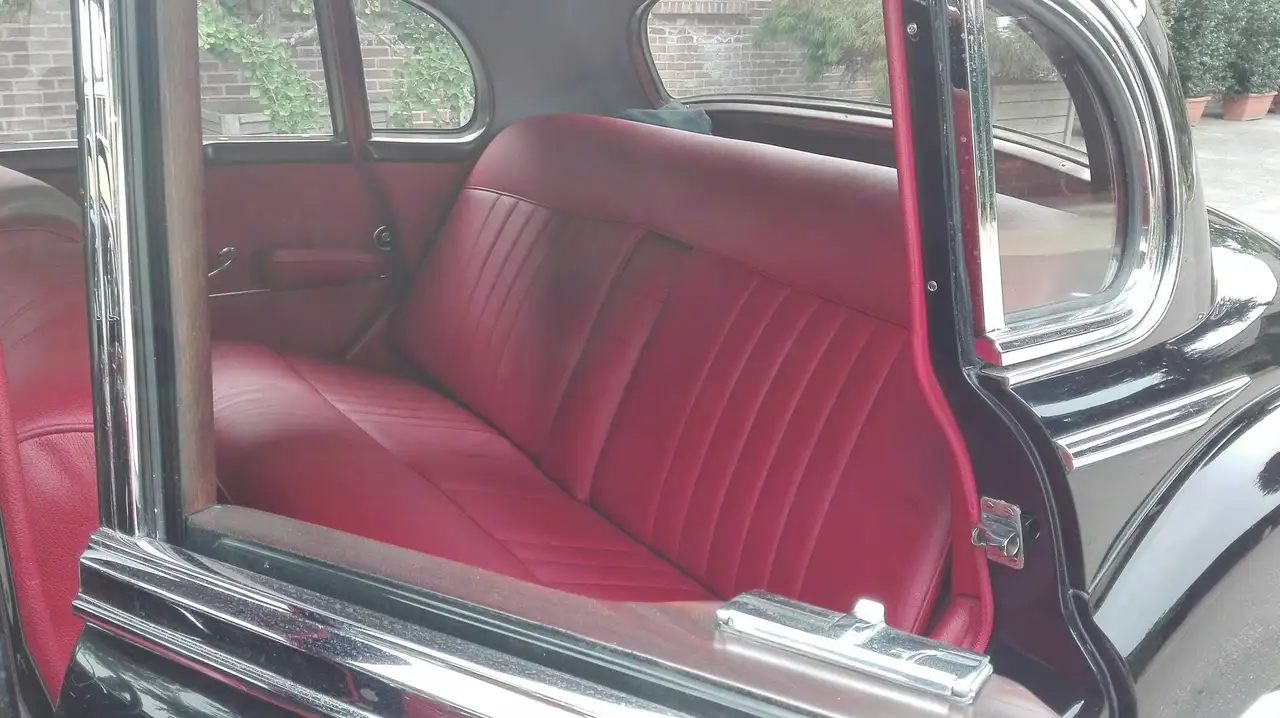Mercedes-Benz 300 Adenauer / Ein Traum in schwarz rot, foto 9