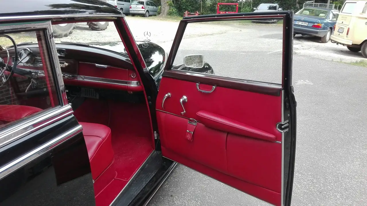 Mercedes-Benz 300 Adenauer / Ein Traum in schwarz rot, foto 8