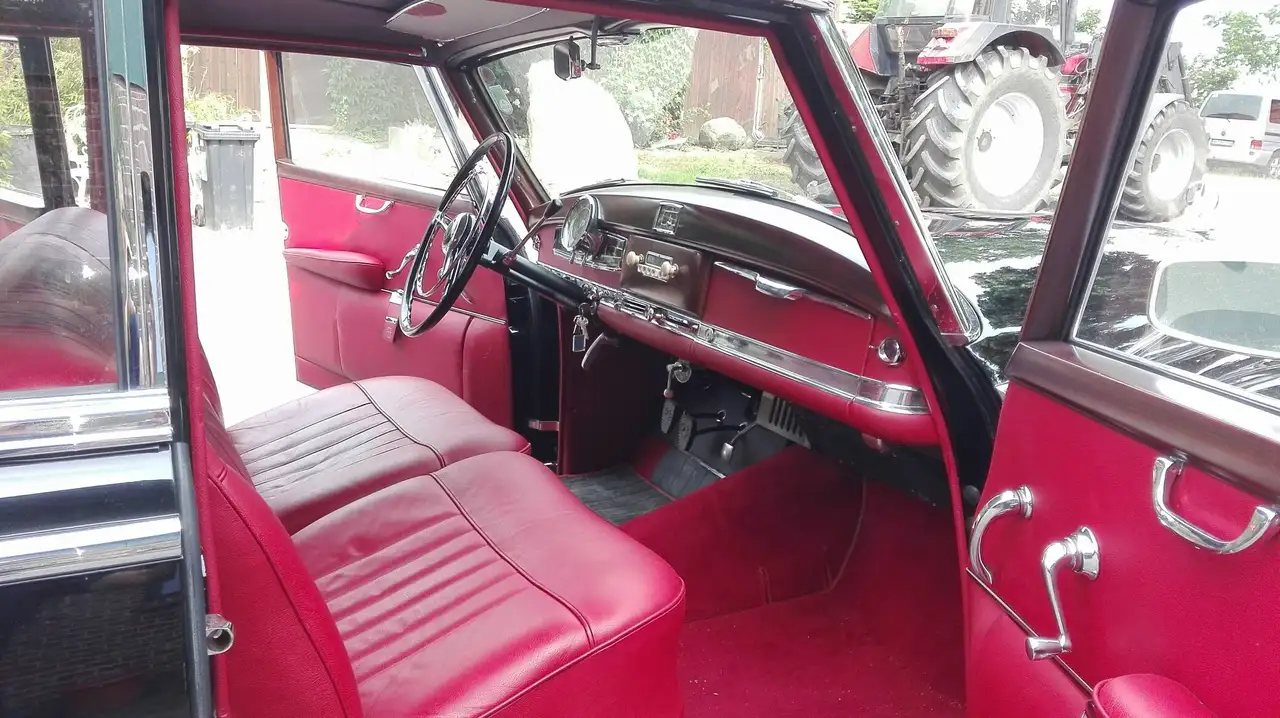 Mercedes-Benz 300 Adenauer / Ein Traum in schwarz rot, foto 4