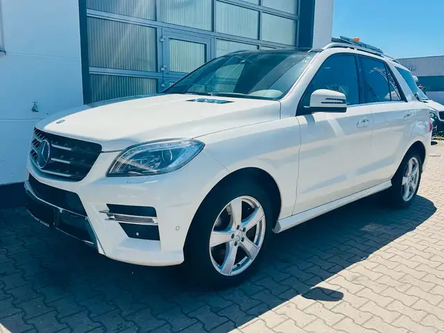 Mercedes-Benz ML 500 BlueEff./AMG/Pano/Sitzkühl./AHK/S-Heft...