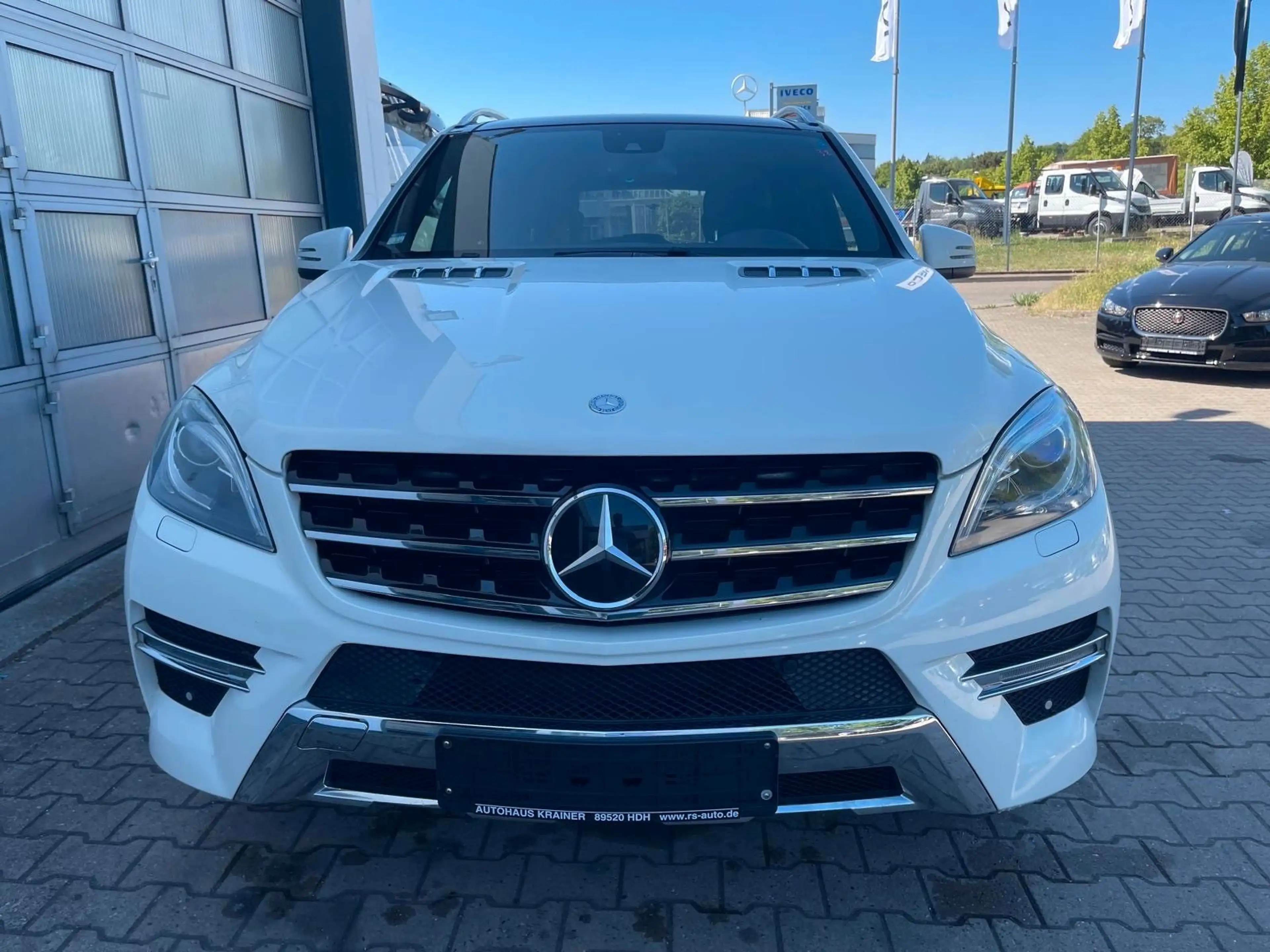 Mercedes-Benz ML 500 BlueEff./AMG/Pano/Sitzkühl./AHK/S-Heft... — photo 4
