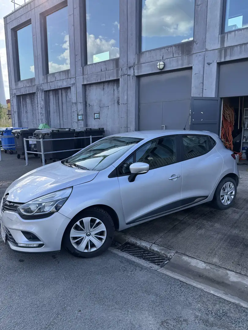 Renault Clio 1.6 SI - 1