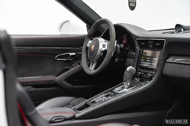 Porsche 991 Carrera GTS Cabrio PDK 3.8 SAUGER GTS-PAKET 18-WE Ansicht 34