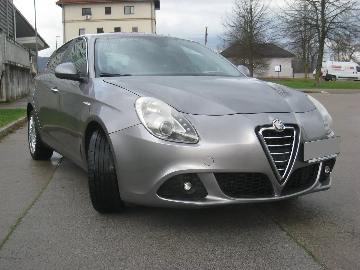 Alfa Romeo Giulietta Giulietta 1,6 JTDm-2 Distinctive Grau - 2