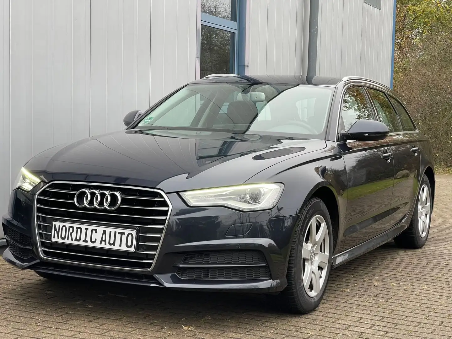 Audi A6 2.0 TDI+AHK+SITZH+8FACHBEREIFT+4ZONENKLIMA Blau - 1