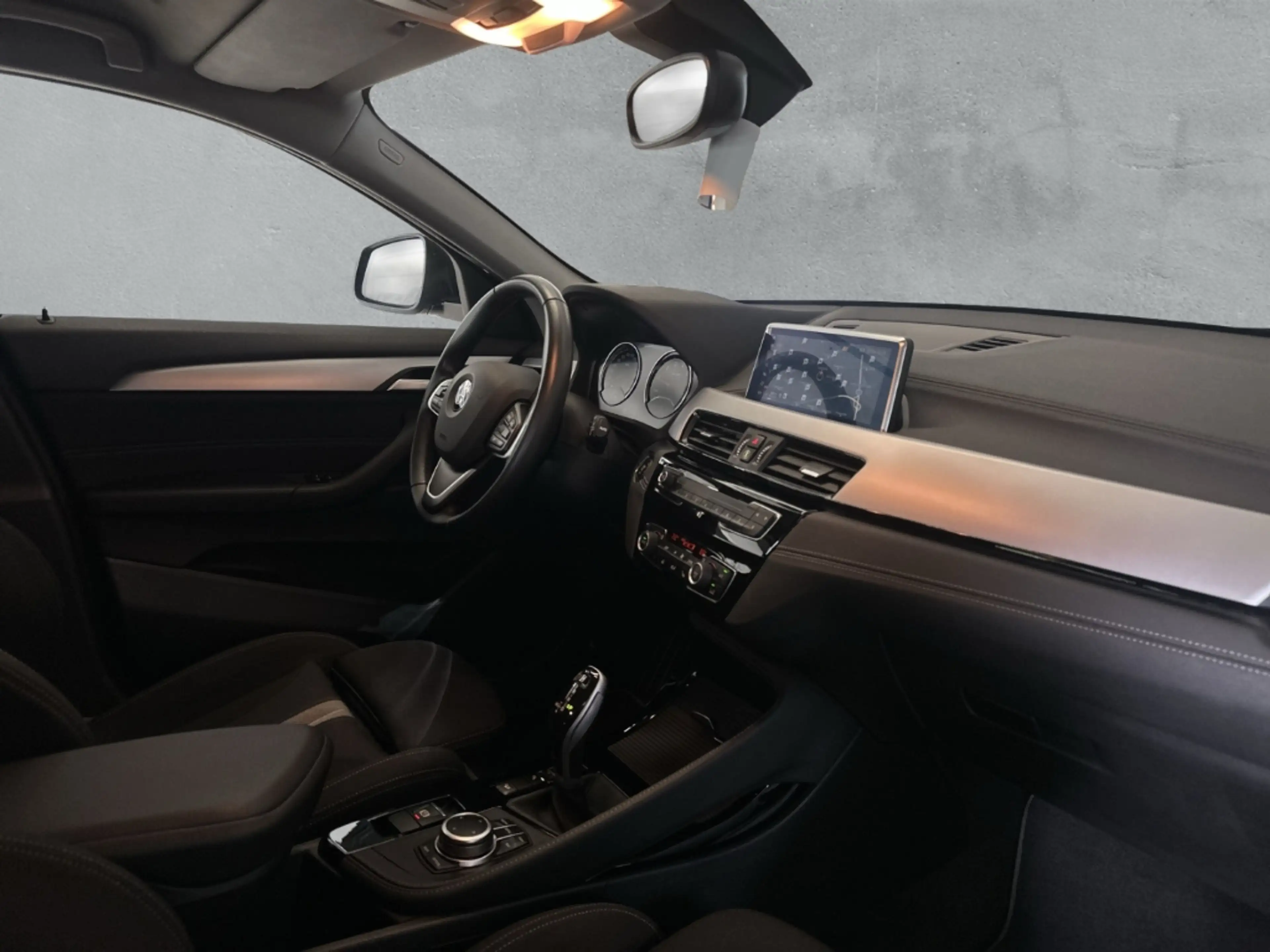 BMW X2 20i xDrive Advant.Navi LED Sportsitze Kam AHK — photo 14