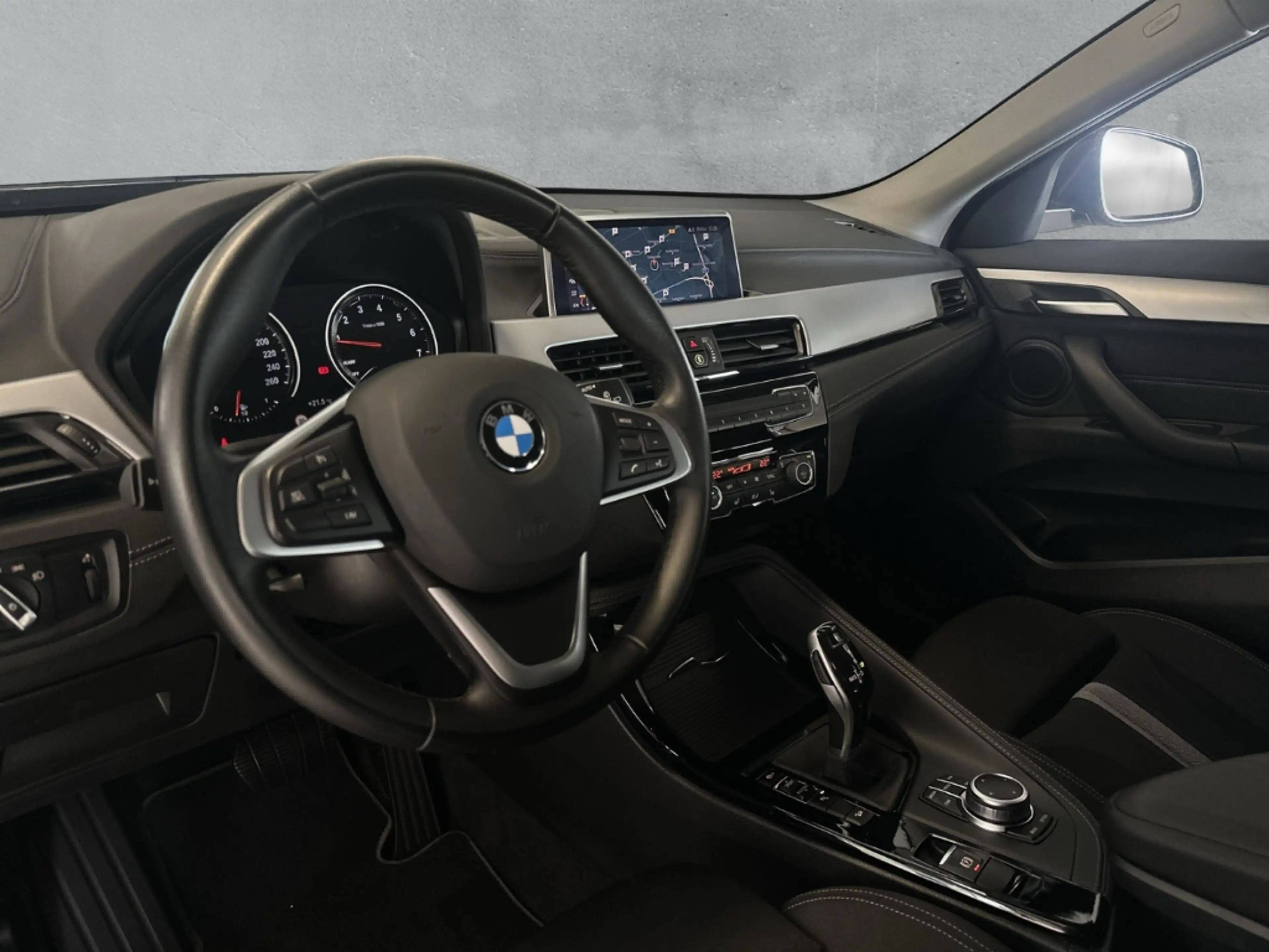 BMW X2 20i xDrive Advant.Navi LED Sportsitze Kam AHK — photo 10