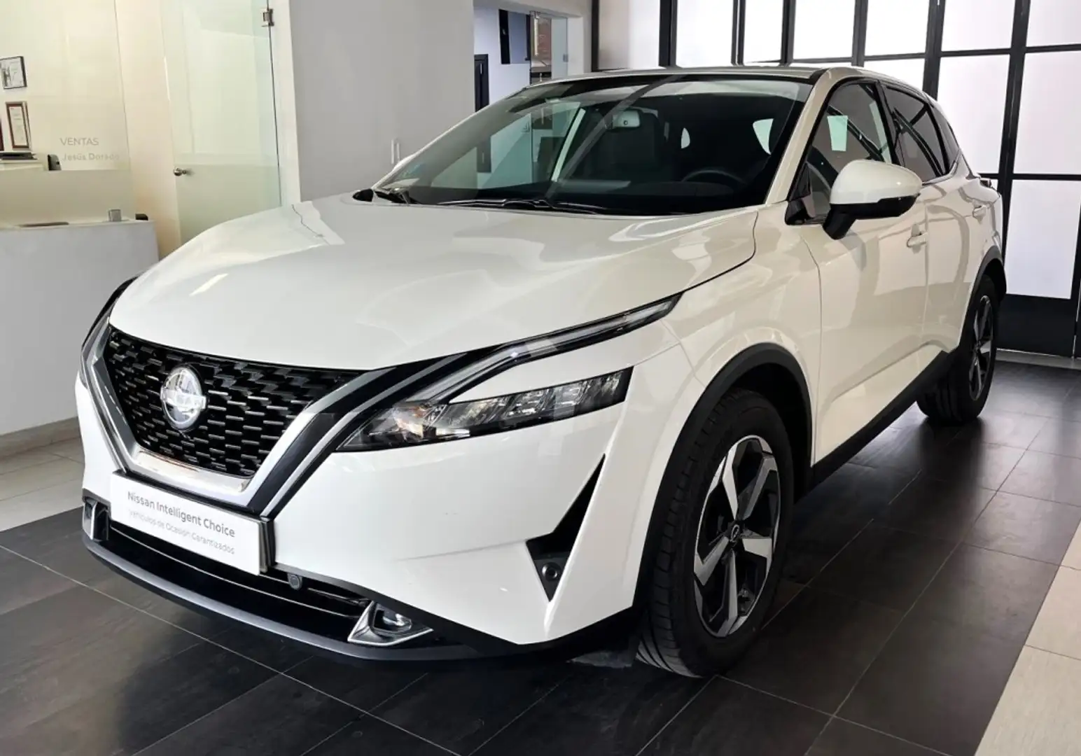 Nissan Qashqai 1.3 DIG-T mHEV 12V N-Connecta 4x4 Aut. 116kW Blanco - 1