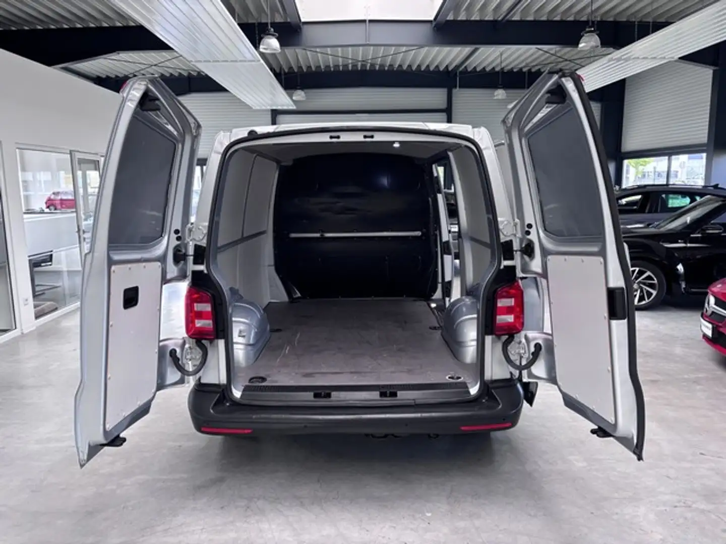 Volkswagen T6 Transporter KASTEN+LED+KLIMA+NAV+EINPARKHILFE Ezüst - 2