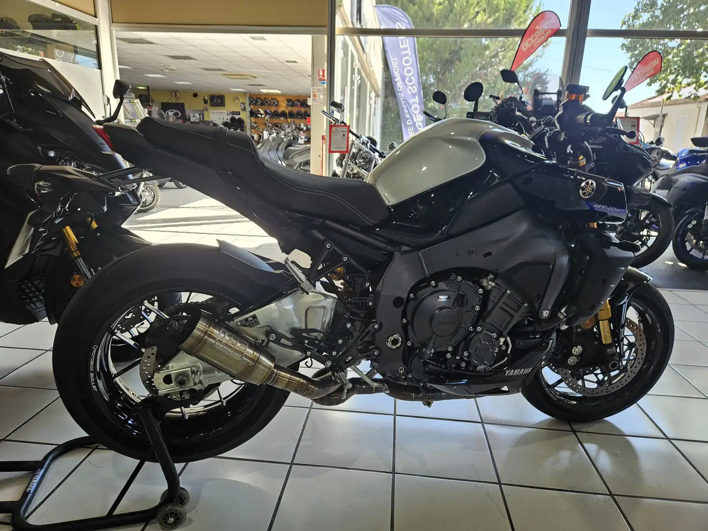 Yamaha MT-10 Silber - 2